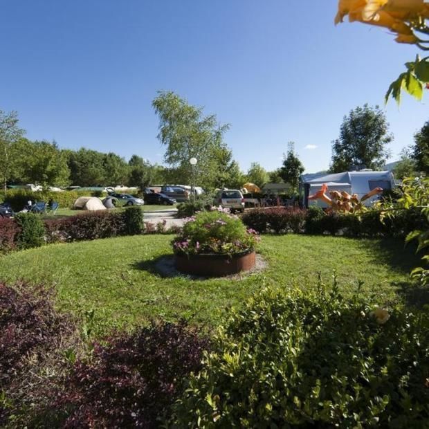 Emplacement tente, caravane, camping car&nbsp;Camping Beauregard **** SItes & Paysages &agrave; Mesnois, au coeur de la r&eacute;gion des lacs - Jura